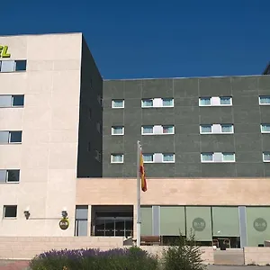 verificați disponibilitatea