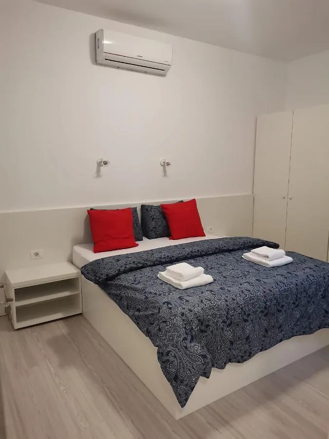 Old Town Bar Apartments On Street Tonitza Bucarest