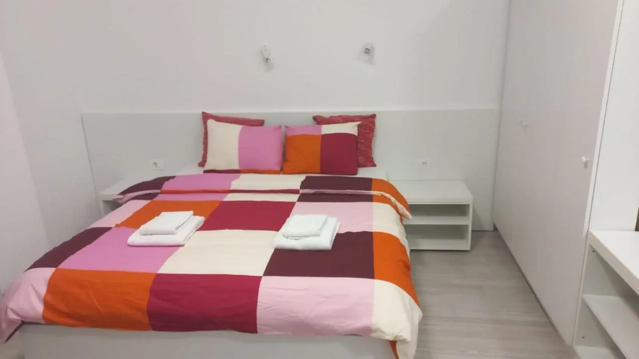 Old Town Bar Apartments On Street Tonitza Bucarest