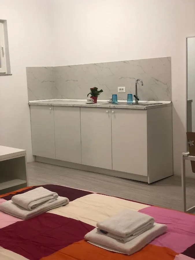 Old Town Bar Apartments On Street Tonitza Bucarest 0*,