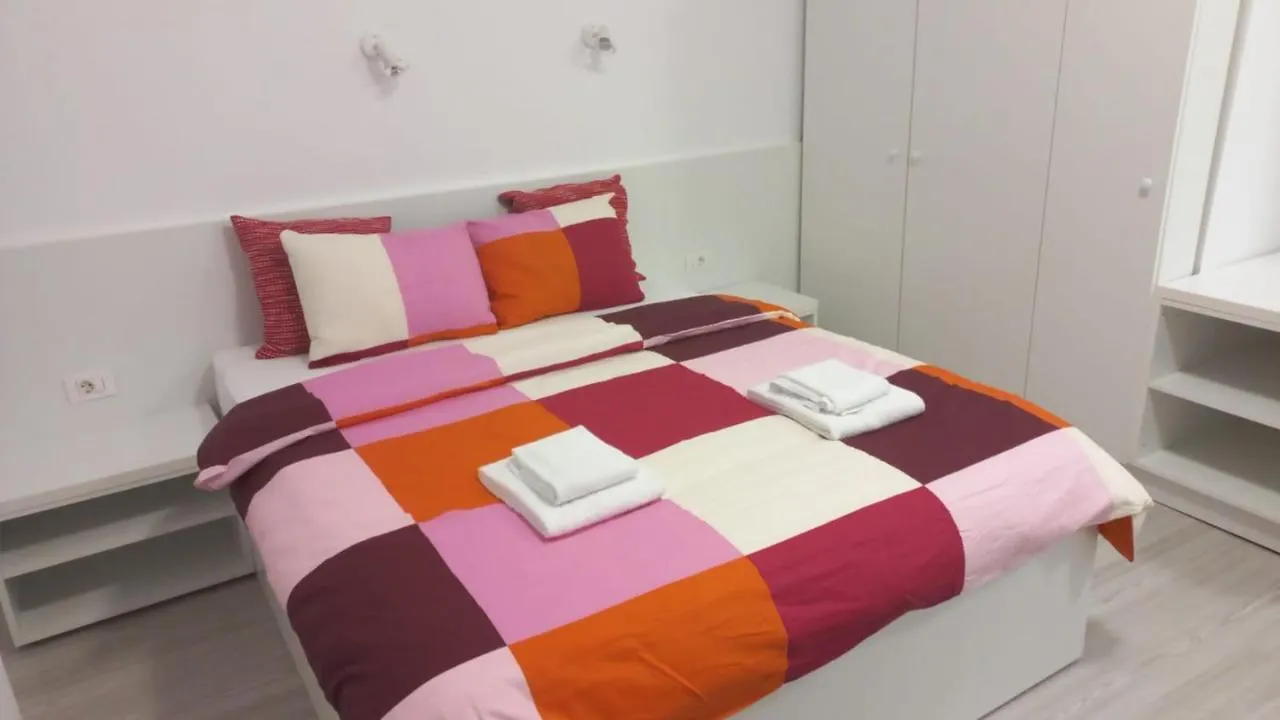 Old Town Bar Apartments On Street Tonitza Bucarest