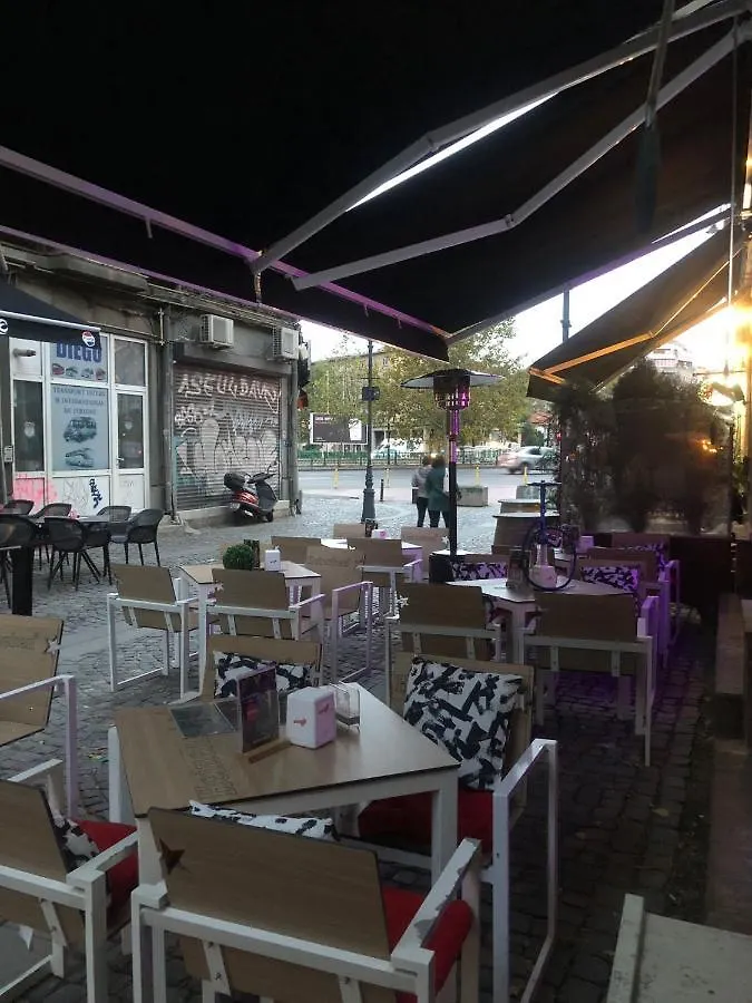 Old Town Bar Apartments On Street Tonitza Bucarest