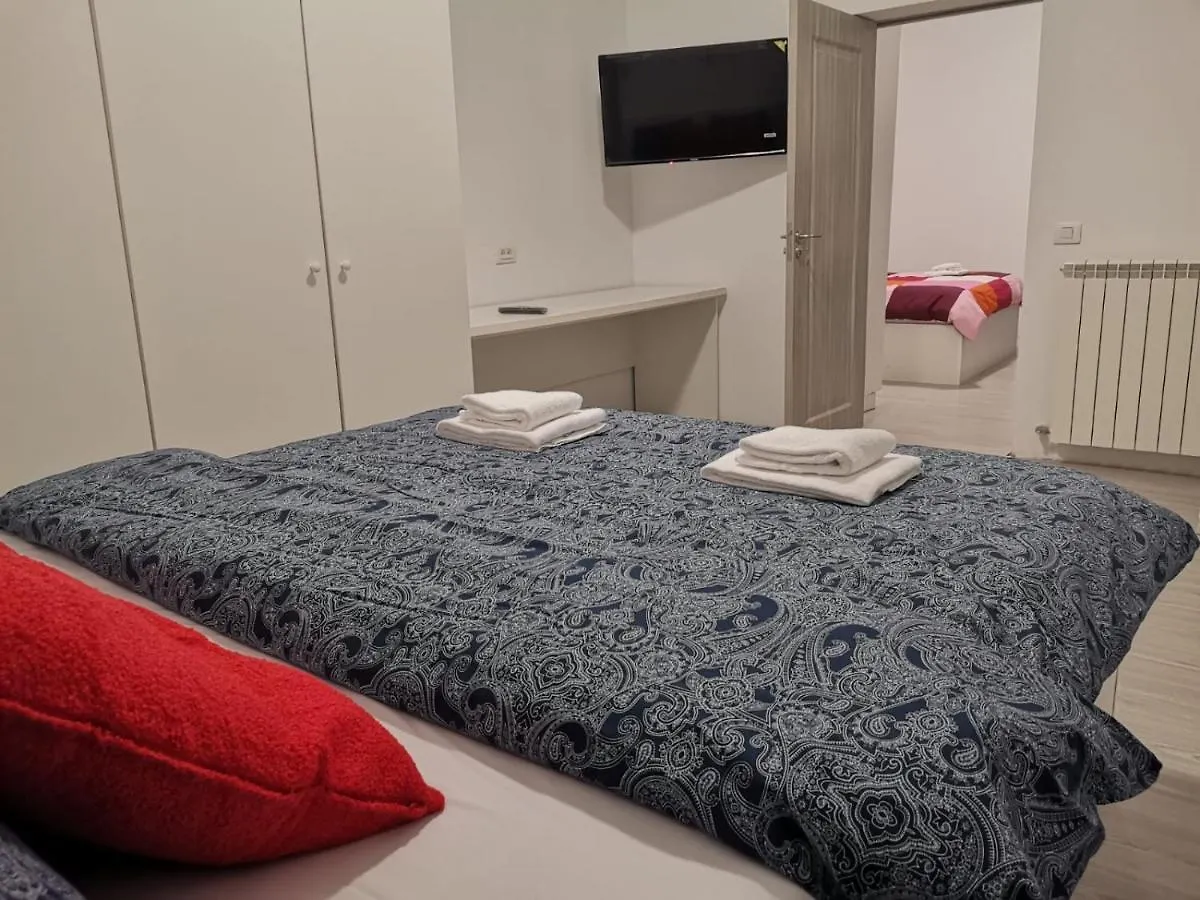 Old Town Bar Apartments On Street Tonitza Bucarest