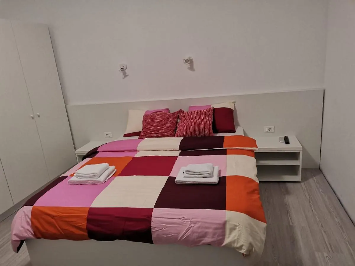 Old Town Bar Apartments On Street Tonitza Bucarest 0*,